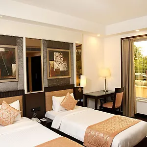 Inde Vista Woods Huda Centre, Hotel
